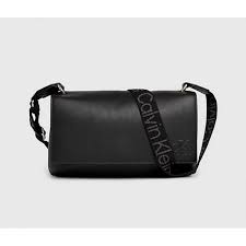 Bolso Negro Calvin Klein con Logo Frontal - Ecool