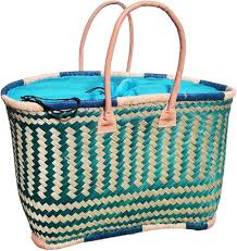Bolso de Esparto Azul: Elegancia y Versatilidad